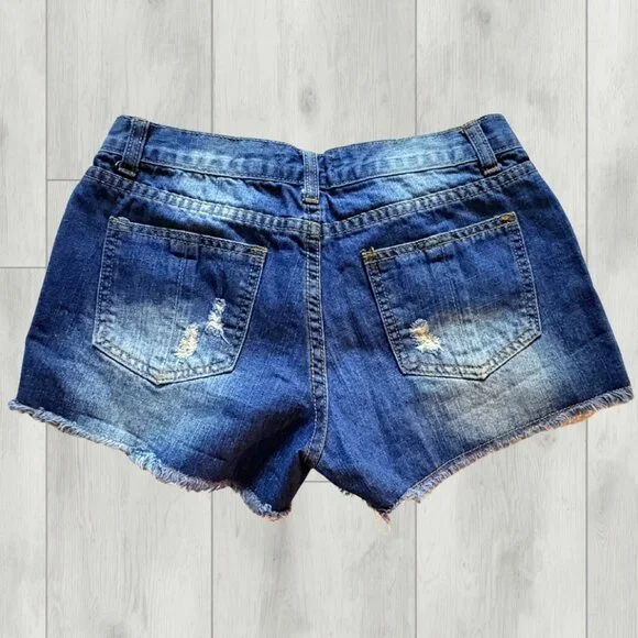 listacle Jean Shorts with Lace - Picture 2 of 9